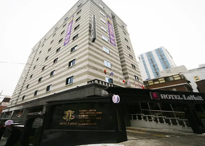 La Nuit Hotel