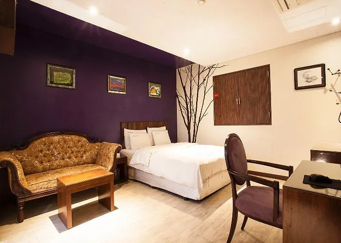 Hotel La Nuit 3*