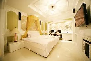 La Nuit Hotel 3*